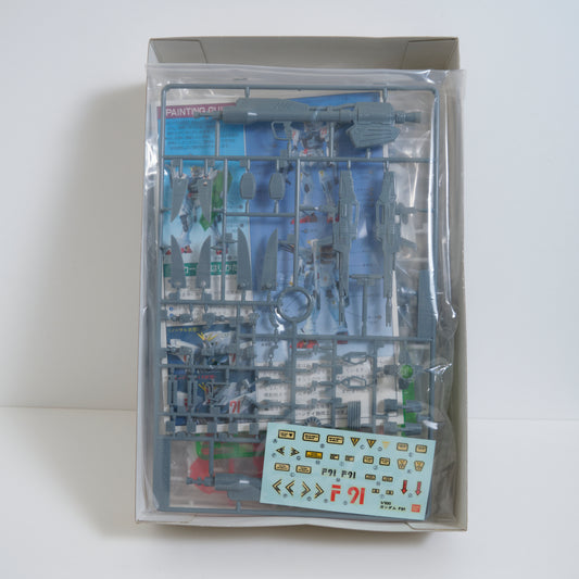 GUNDAM F91 1/100 Scale Plastic Model Kit (BANDAI / Made in Japan, 1991)