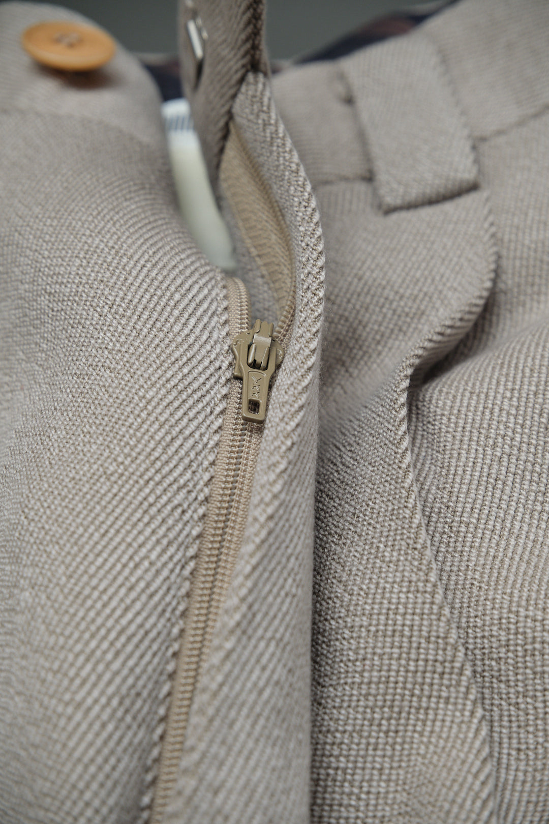 Greige Polyester Slacks W33 L35 (Mizuno / c.1990s–2000s)