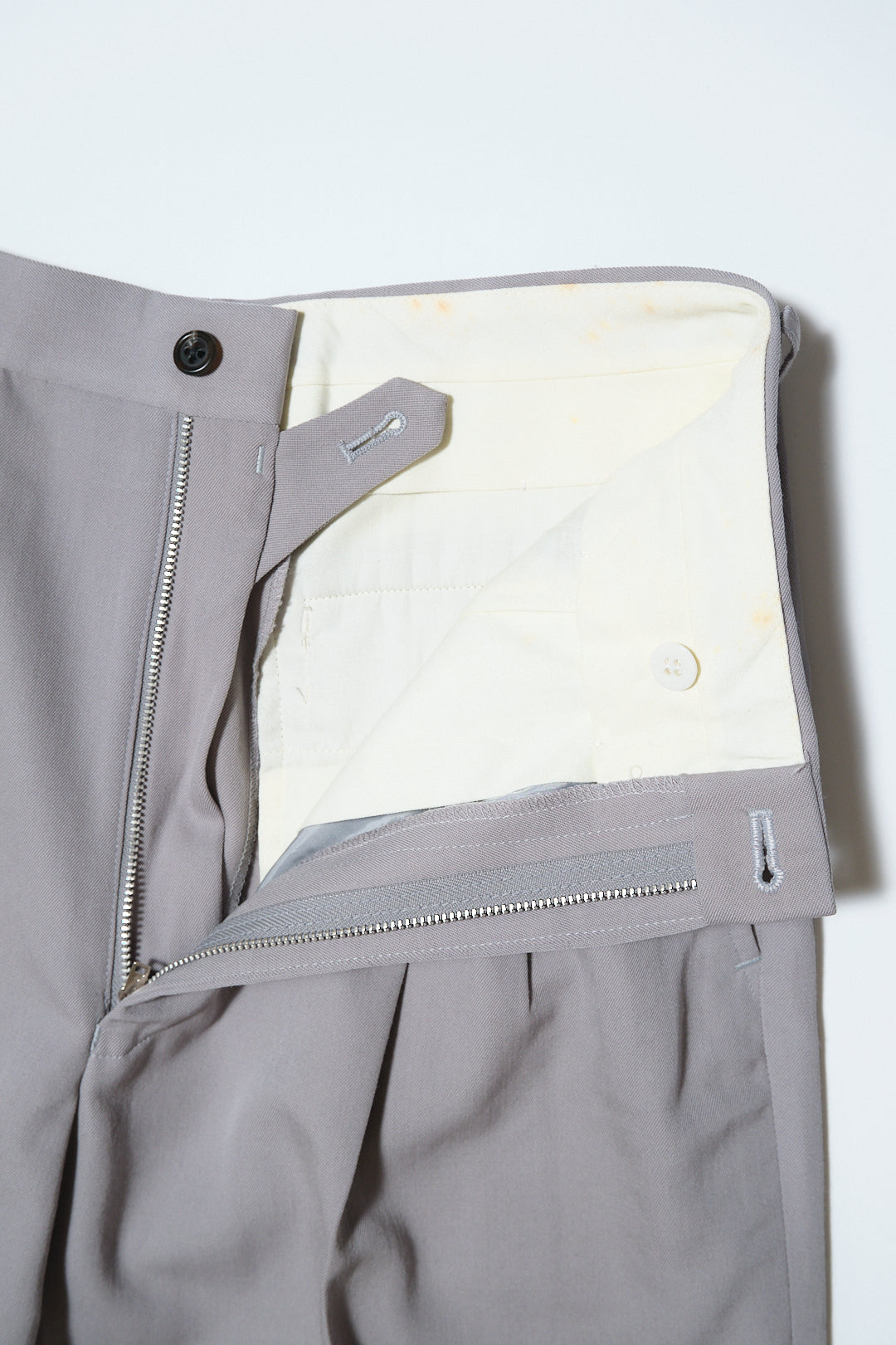 Light Grey Wool Slacks W27 L29 / Cuffed (cult movie for men / Japan, c.1990s–2000s)